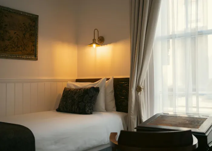 Hotel Bower House London